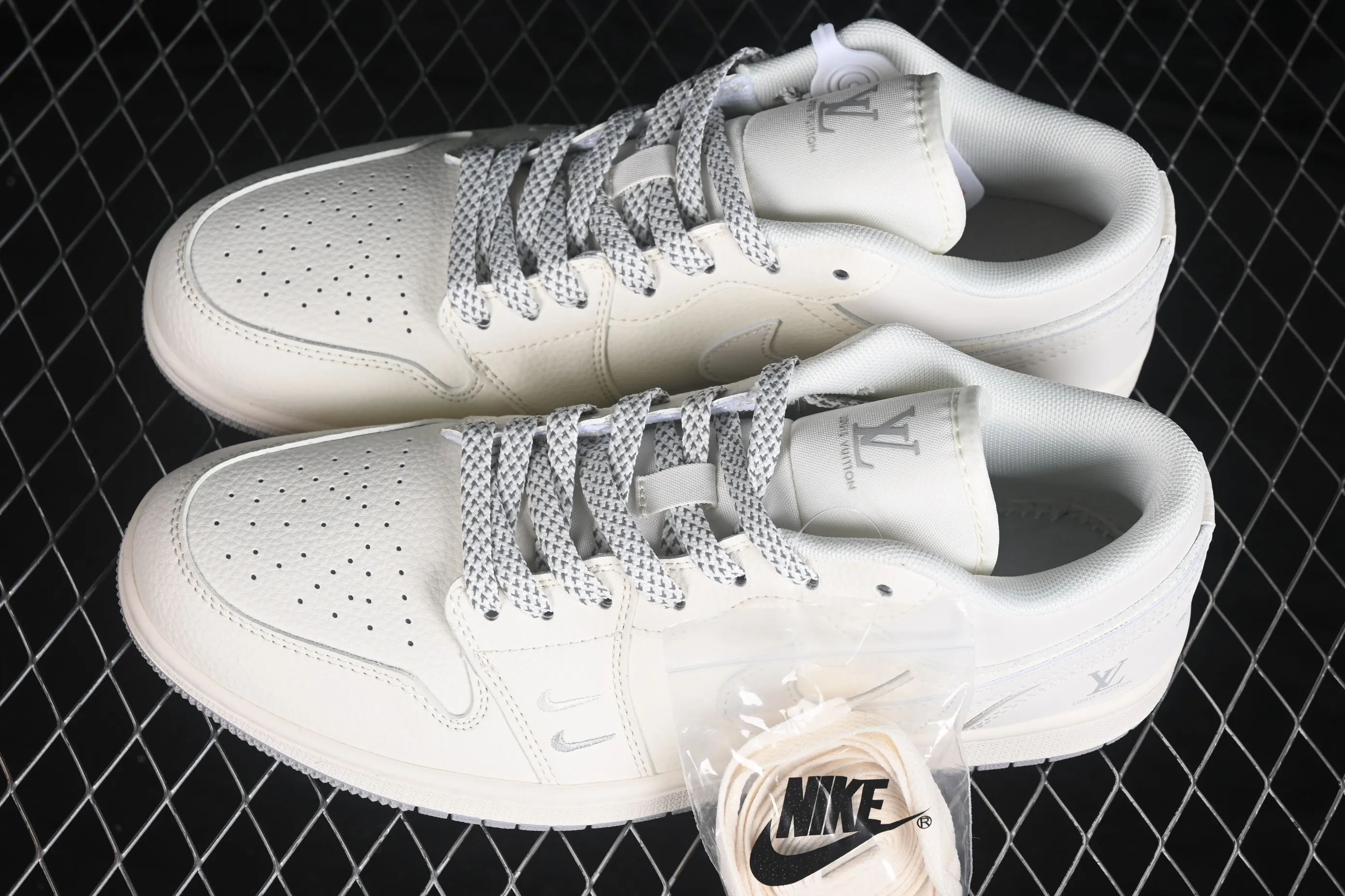 All categories Air Jordan Jordan series basketball shoes Air Jordan 1 Low High-end customized low-top sneakers Air Jordan 1 Low OG SP AJ1 Joe 1 joint low-top cultural casual sneakers XX3168-169